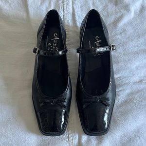 VINTAGE Italian Square Toe Heels